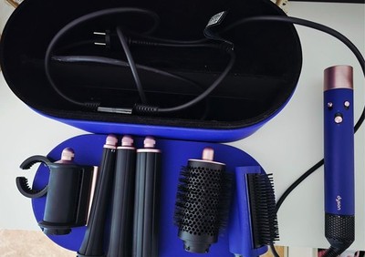 Dyson Airwrap  Multi-Haarstyler Customised für dickeres Haar (Violettblau/Rosé)