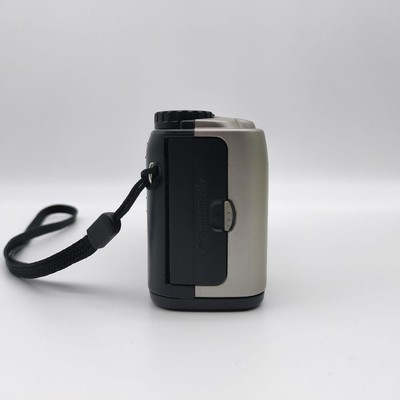 FUJIFILM CLIP IT DS-20 Digital Camera AA battery powered with