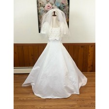 Gorgeous Vintage 90s Lady Eleanor Wedding Gown Veil