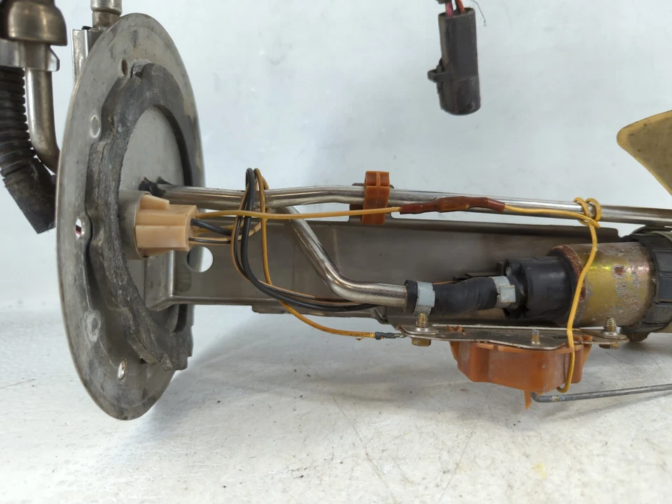 Conjunto de bomba de combustible eléctrica Ford F-150 1997-1998 MP1QO Foto 3 de 4