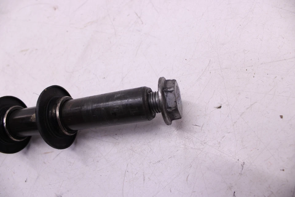 02-14 YAMAHA YZF R1 OEM LLANTA DELANTERA EJE PIVOTE PERNO CON ESPACIADORES Foto 4 de 4