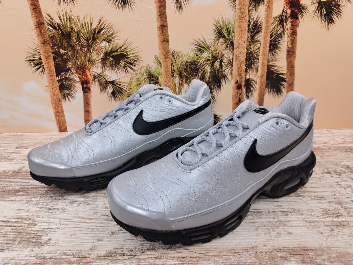 Nike Air Max Plus Tiempo 'Wolf Grey' Black Sneakers HM6850-001