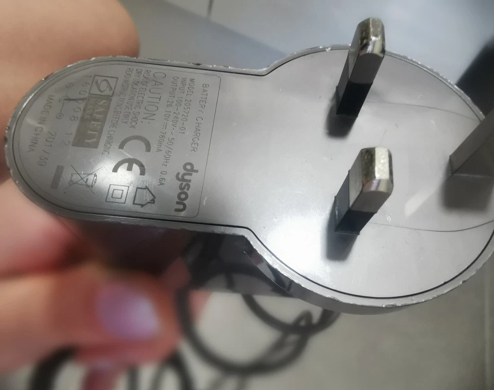 Dyson Charger 205720-01 26.1V V6 V7 V8 DC58 DC59 DC61 DC62 UK Plug, photo 2 of 4