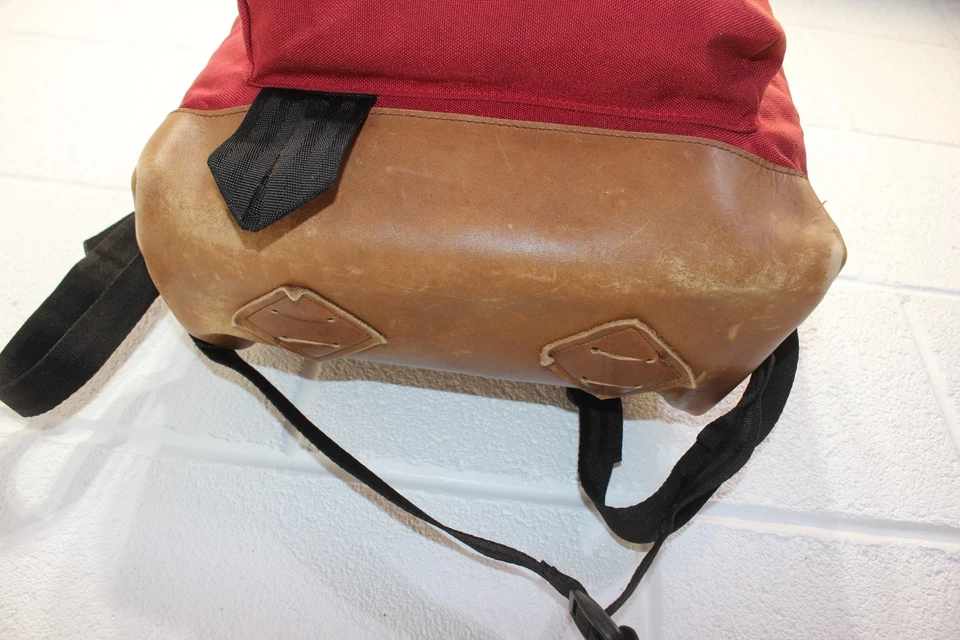 Mochila Eastpak Vermelha Vintage MARTY MCFLY BTTF Feita nos EUA Parte Inferior de Couro GENUÍNA! - Imagem 4 de 4