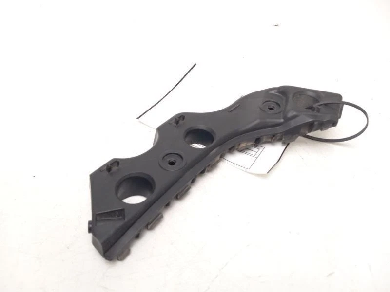 Volkswagen CC 2010 parachoques delantero derecho soporte OEM 41903 Foto 2 de 4