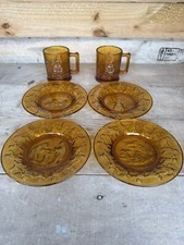 Tiara Indiana Glass Amber Child's Nursery Rhyme 4 Plates And 2 Mug Set