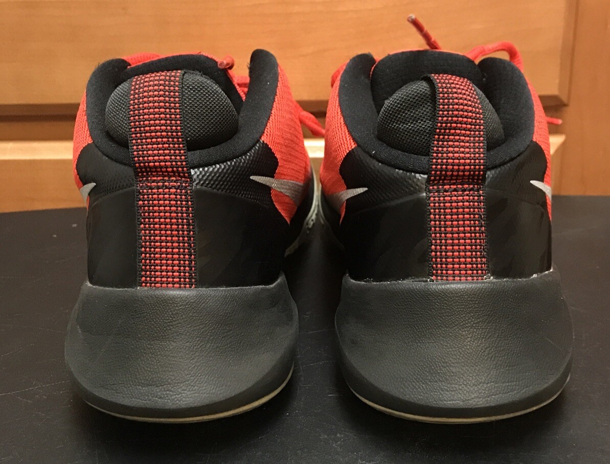 Nike Air Versitile Red Black Gray Athletic Sneakers Silver Logo Men\'s Size 8 Nike Air Versitile 2 Black Red for Sale | Authenticity  main image 3