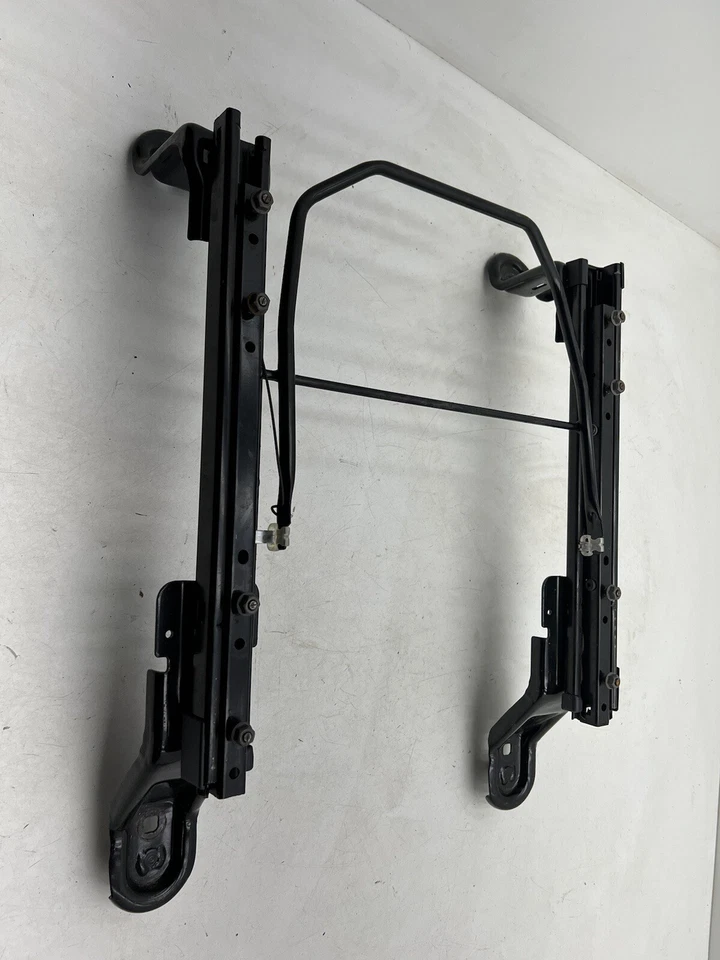 Cuadro asiento delantero izquierdo Nissan NV 2500 2012-2019 riel de oruga OEM. Foto 3 de 4