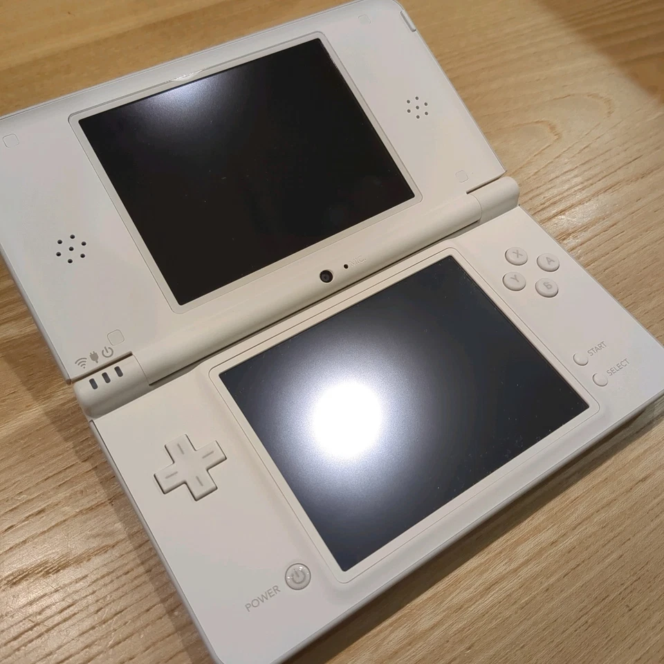 Nintendo DSi LL DS Natural White Console Japan Tested NTSC-J - Image 4 of 4