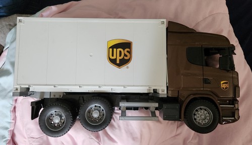 Bruder UPS Scania Highline Truck -2009 Container Cargo ** Great Condition **