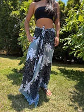 Hawaiian Design Plus Sized Grey Black Hibiscus Tropical Wraparound Pareo Sarong