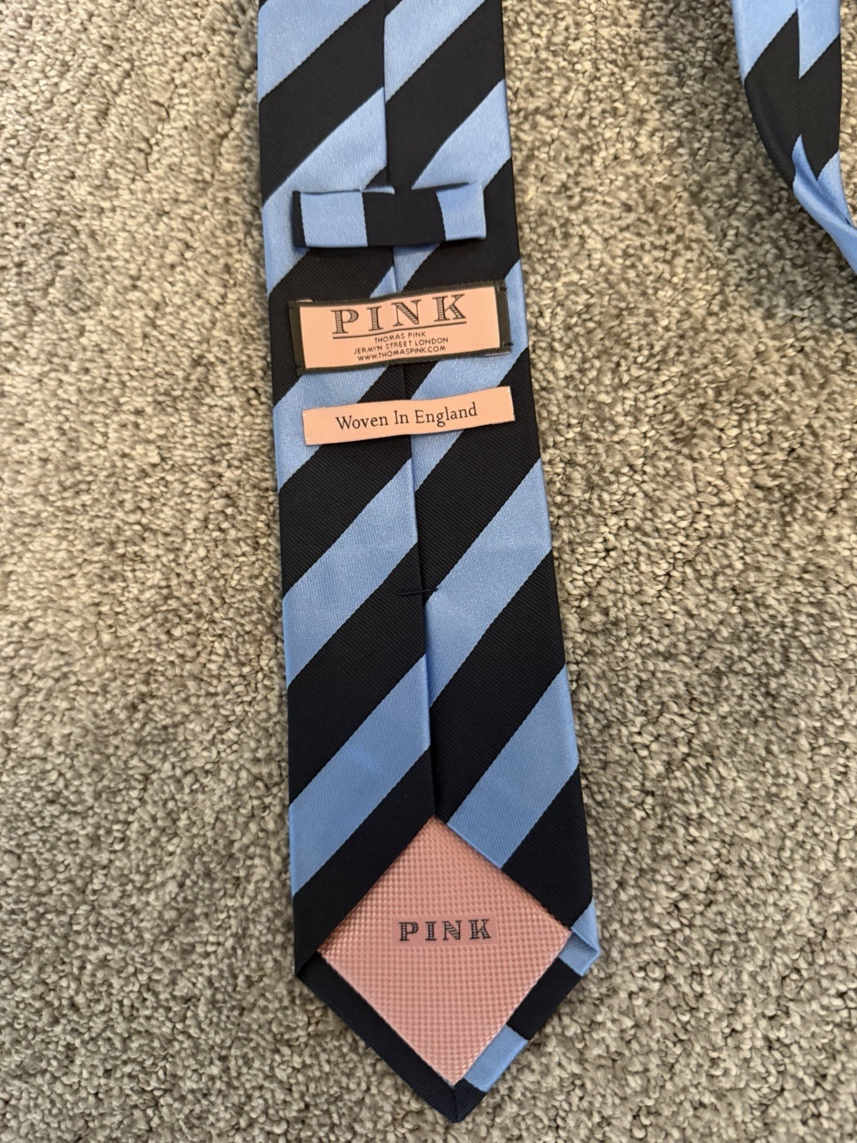 Thomas Pink Silk Striped Tie Navy and Light Blue 100percent Silk Mens EUC Rare