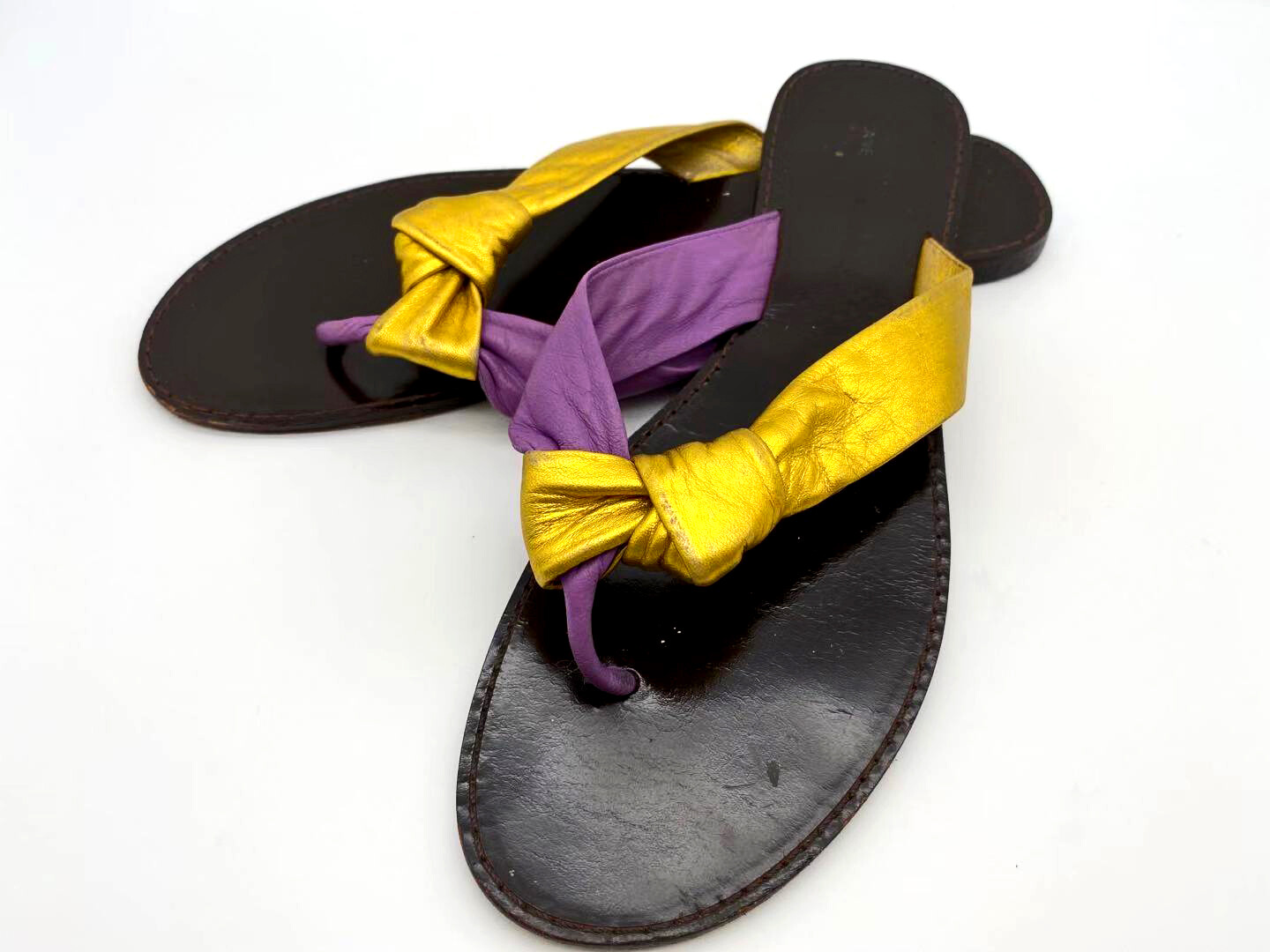 PANTOFOLA D’ORO Pantofole Diane Von Furstenberg in pelle oro e viola