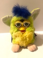 Rare WORKS 1999 Generation 5 Kiwi Furby Neon Green Blue Fur Gray Eyes Tags on