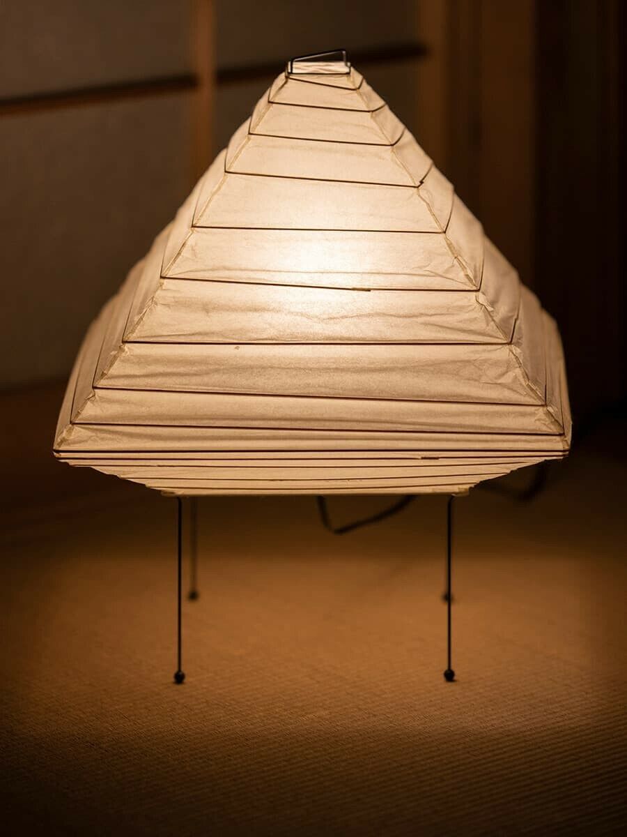 Isamu Noguchi AKARI 5X 75026 Japanese paper Stand lamp with Isamu Noguchi AKARI 5X 75026 Japanese paper Stand lamp with