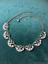 Vintage Jewelcraft 1950’s Faux Pearl & Crystal Gold Tone Necklace 15 Inch