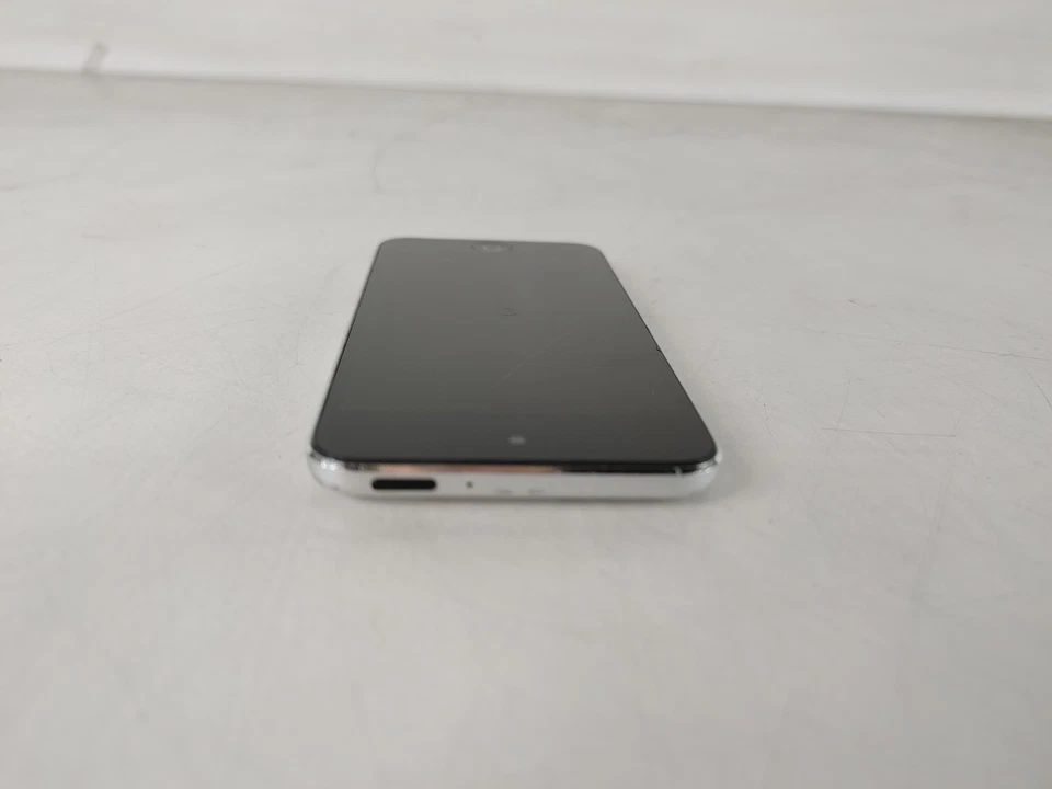 Apple A1509 Ipod Touch 5ª Gen. Argento 16 GB - Immagine 3 di 4