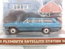 GREENLIGHT - 1969 PLYMOUTH SATELLITE STATION WAGON (BLUE) - 1/64 DIECAST