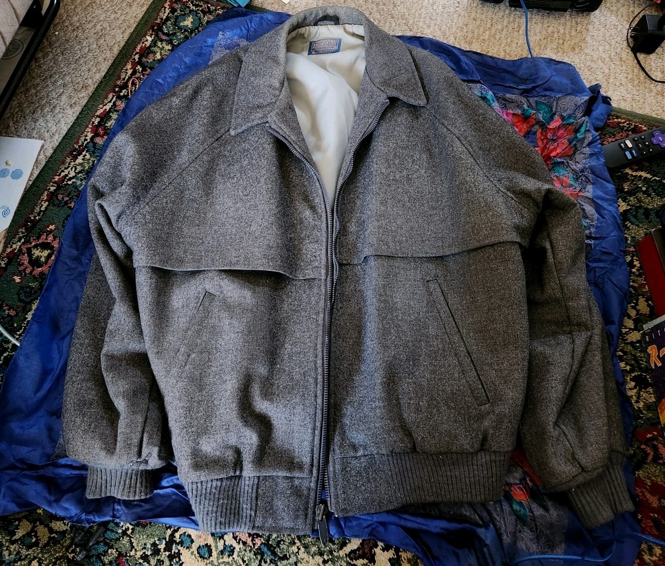 Gray PENDLETON Medium M Pure Virgin Wool PORTLAND… - image 1