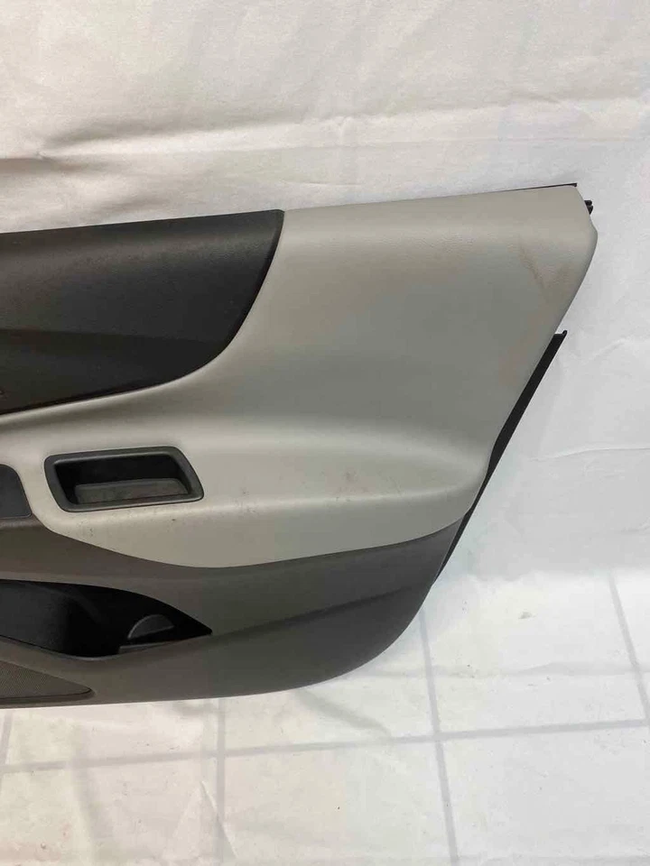 2018 2020 CHEVROLET EQUINOX FRONT RIGHT SIDE DOOR TRIM PANEL GRAY OEM 84328045 - Image 3 of 4
