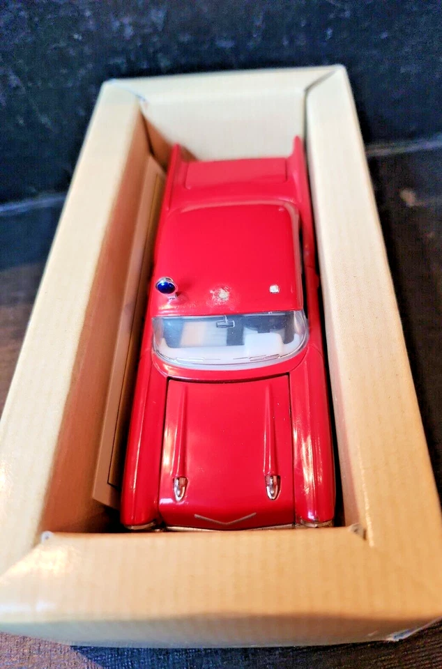 Corgi 97397 Chev Bel Air, Pensacola Fire Chief 1:43 NIB LMT ED DAMAGED ROOF LITE - Image 3 of 4