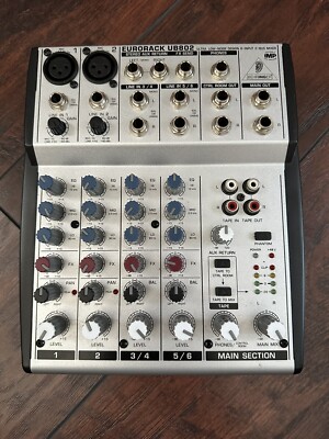 Behringer Eurorack UB802 Ultra-Low Noise 8 Input 2 BUS Mixer Behringer Eurorack UB802 Ultra-Low Noise 8 Input 2 BUS Mixer