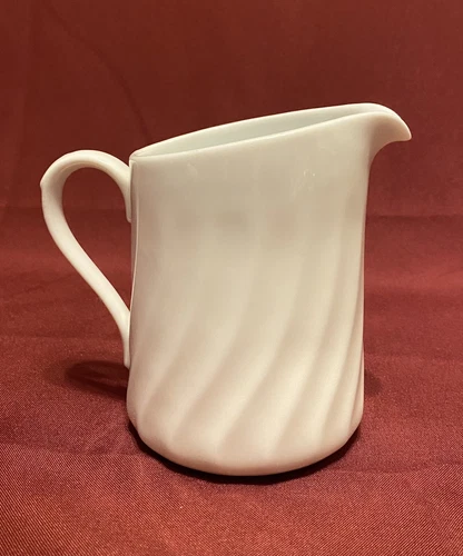 Corning Corelle Enhancements Creamer White Swirl