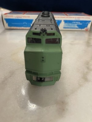 HO scale train engine locomotive Pemco BN Burlington Northern 1513 F-40 3301 HK