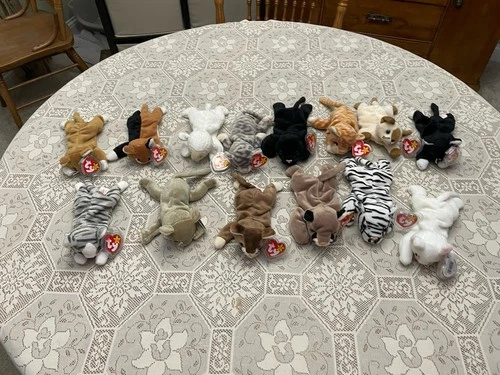 Lot Of 14 Cat Themed Vintage TY Beanie Babies Retired. In Excellent Condition.