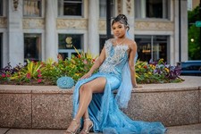Blue Diamond Sparkly Prom Dress Women's Size 4 Sleeveless