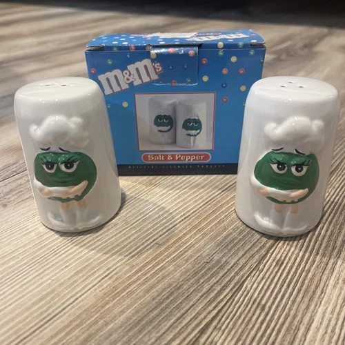 Vintage 2001 M&M’s Chef Hat Ms Green Salt & Pepper Shakers w/ Stoppers Set of 2