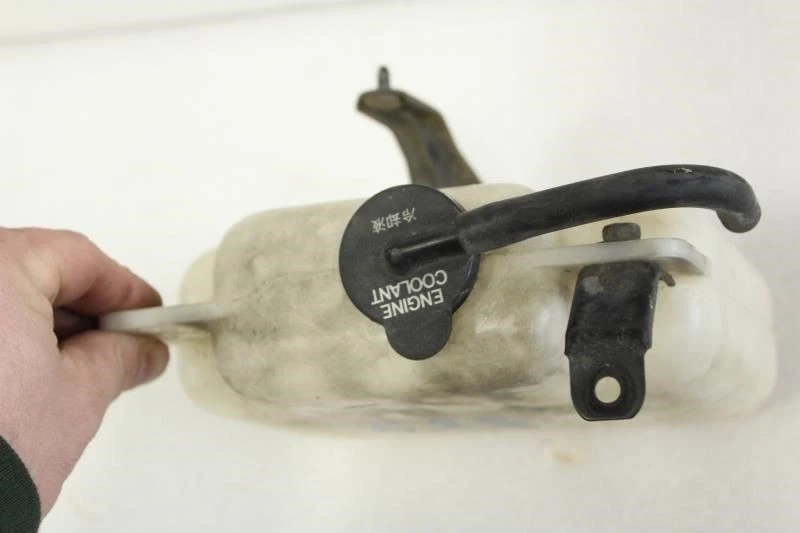 Botella depósito refrigerante Lexus SC300 1999 Foto 3 de 4