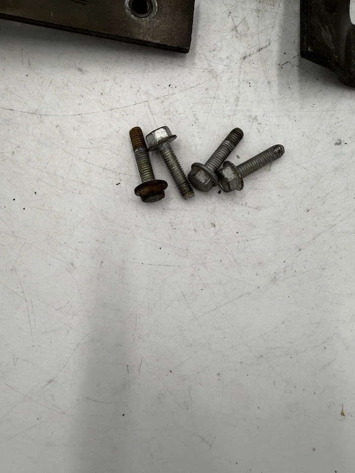 Classic Saab 900 90-93 Fog Lights Mounting Brackets Switch & Relay OEM - Imagem 2 de 4