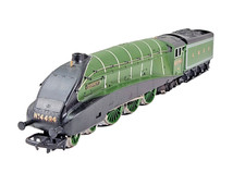 Hornby R313 OO Gauge LNER Osprey 4494 Steam Loco Renumbered Green Runner Boxed.