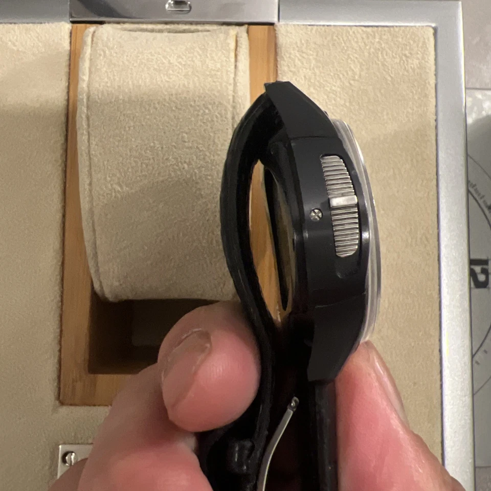 Jaeger LeCoultre Aston Martin AMVOX2 esfera negra titanio automático 44 mm 192.t.25 Foto 3 de 4