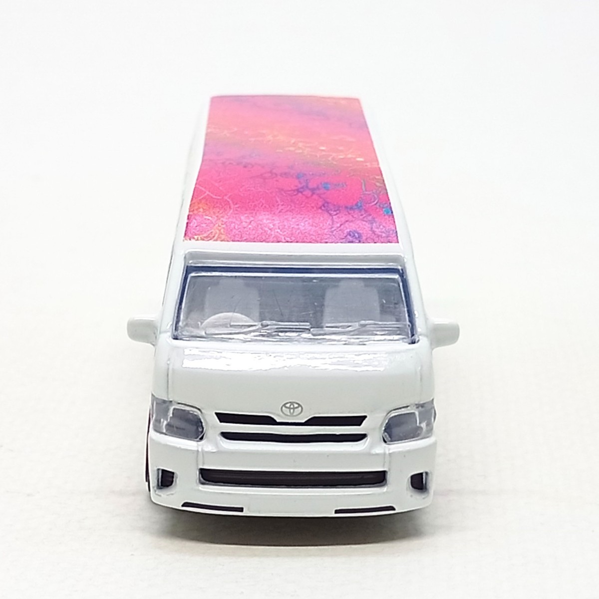 Majorette Toyota Hiace Care Bears White Pink 1:69 3