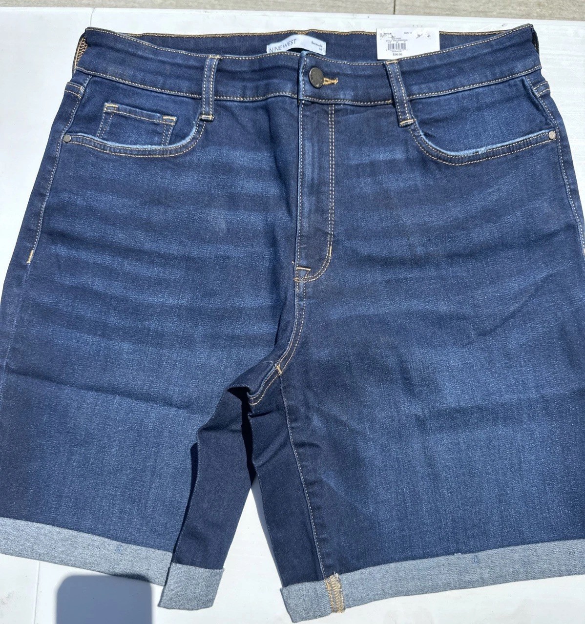 NWT Nine West MidBermuda Denim Shorts Women’s Size 14 Mid Rise Stretch Cuffed