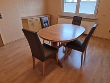 Verkaufe ovalen Esstisch zum ausziehen  in Buche mit vier Stühlen.Preis 250€