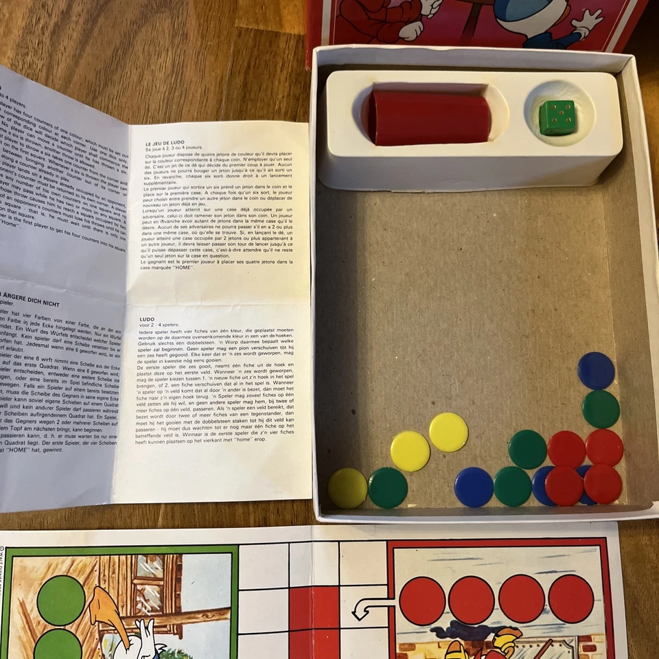 Rare Walt Disney (Mickey Mouse Ltd) Ludo & Snakes & Ladders Game Boards bundle - Image 4 of 4