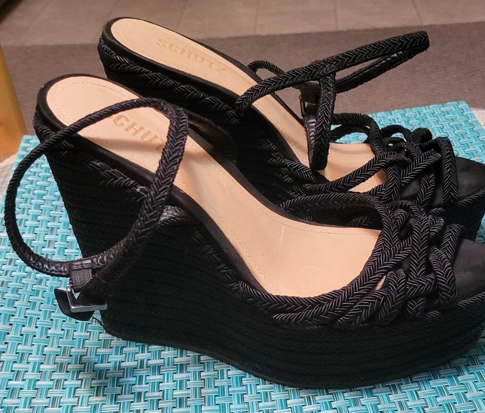 Sandalias Schutz Wedges Fabulous. Foto 2 de 4