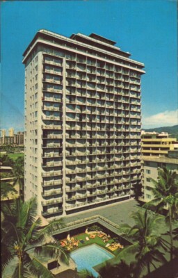 VINTG Postcard 19_7 WAIKIKI VILLAGE HOTEL Area Map-Building SC15454 Mike Roberts