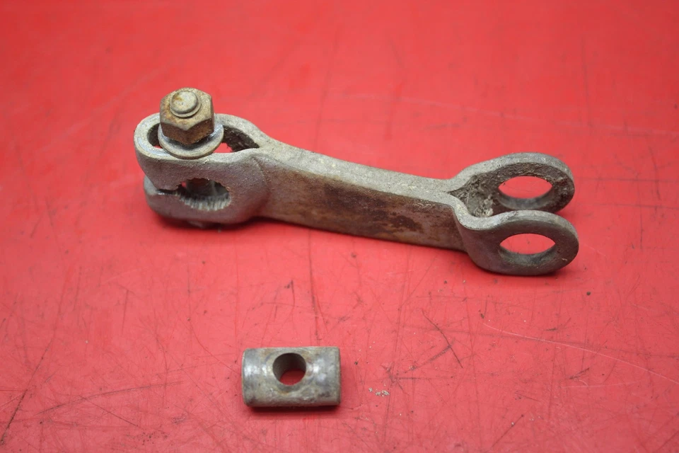 Brazo actuador freno trasero Suzuki TS90 1972 Foto 2 de 4