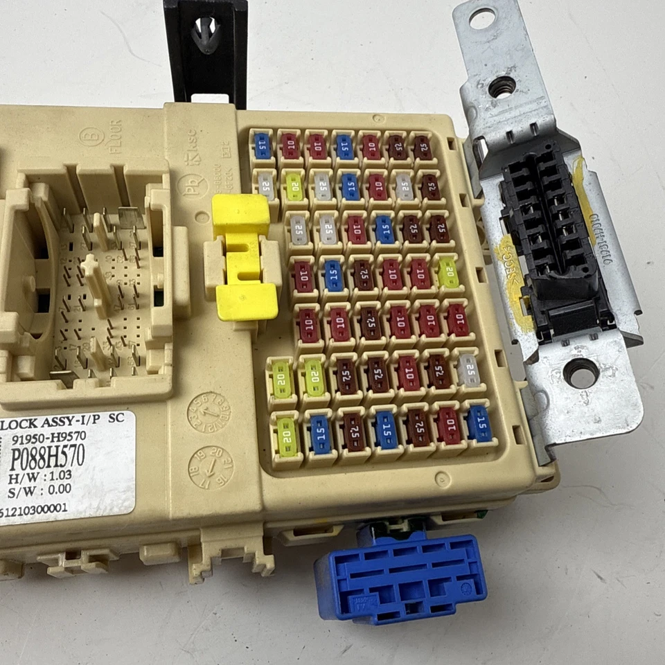 2017 KIA RIO CABIN JUNCTION FUSE BOX 91950-H9570 OEM - Изображение 3 из 4