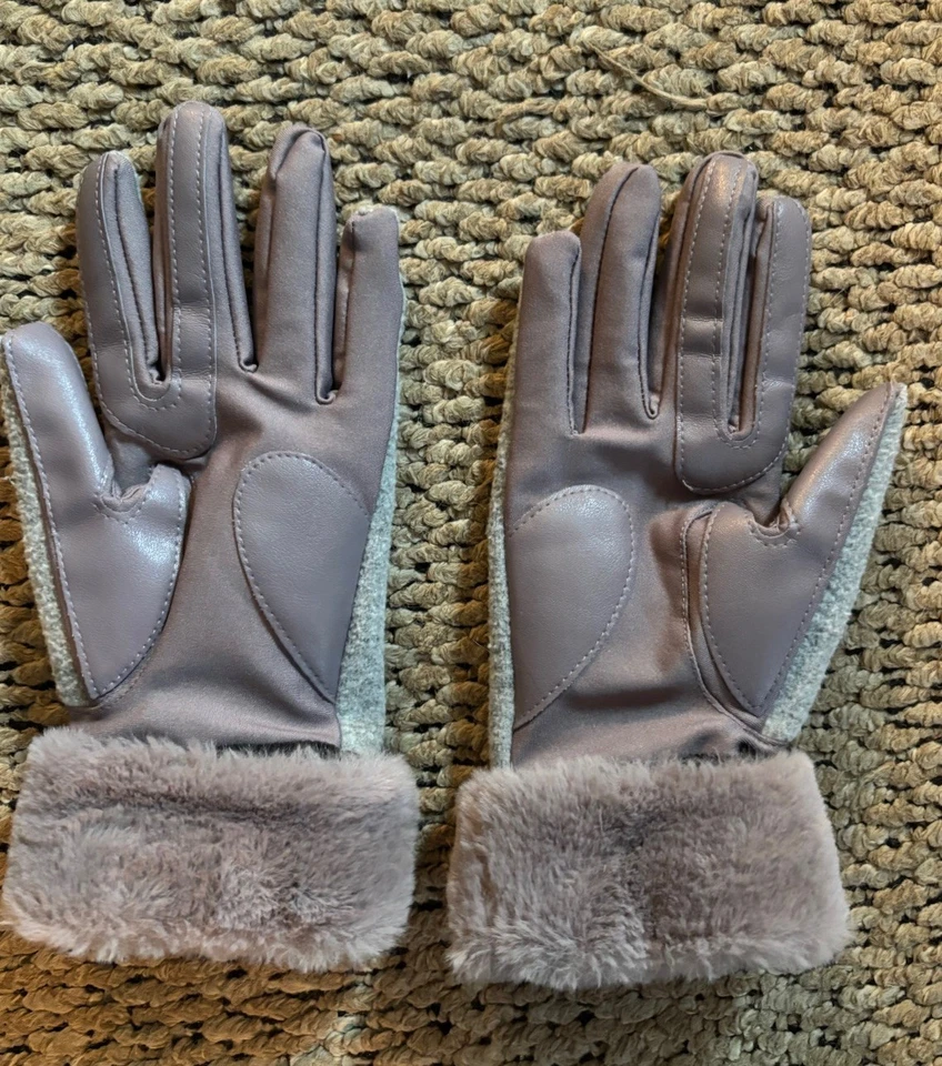 Фиолетовые и серые перчатки Isotoner с отделкой из искусственного меха - Изображение 3 из 3