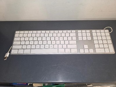 Apple A1243 USB Wired Keyboard Mac Numeric Keypad Silver White Used