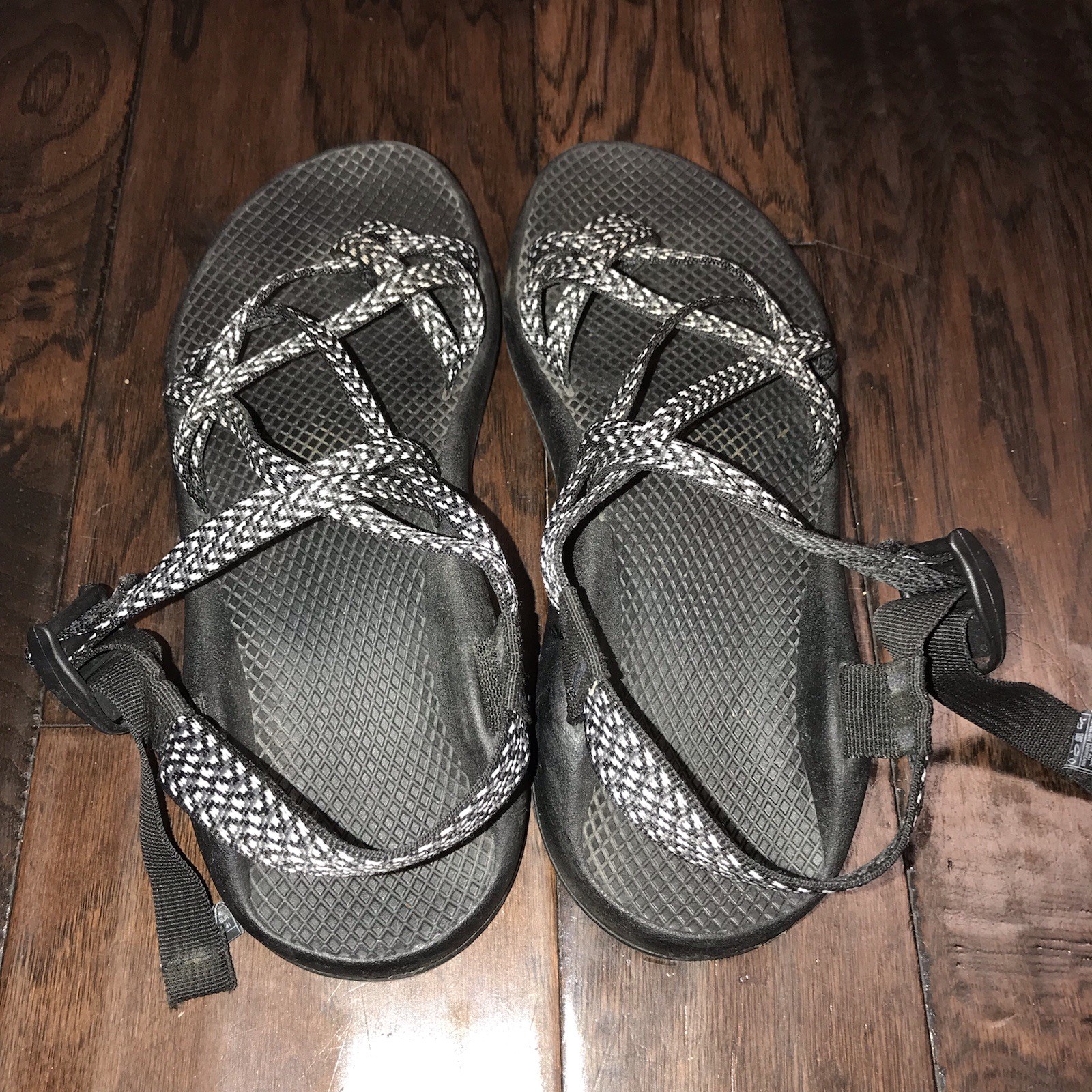 APL Sandali donna con cinturino Chaco bianco e nero