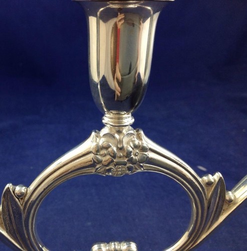 Candelabro pequeño de 3 luces placa de plata International Silver Eternally Yours - Imagen 2 de 4