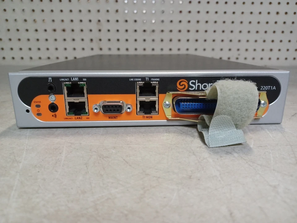 ShoreTel Telecom Switch ShoreGear 220T1A SG-220T1A 600-1057-21 - POWERS ON - Image 3 of 4
