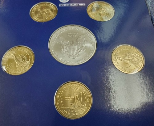 2007 U.S. Mint Annual Uncirculated Dollar Set Including Silver "W" Eagle - Picture 3 of 4