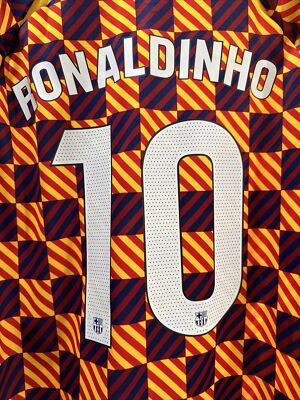 NIKE FC バルセロナ RONALDINHO 10 シャツ 未使用　タグ付き NIKE FC バルセロナ RONALDINHO 10 シャツ 未使用 タグ付き
